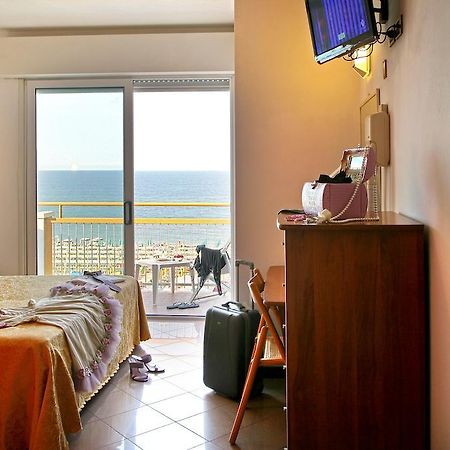 Hotel Patrizia Riccione Camera foto