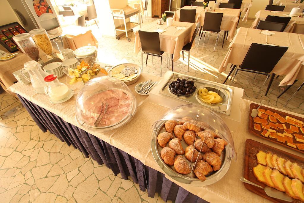 Hotel Patrizia Riccione Esterno foto