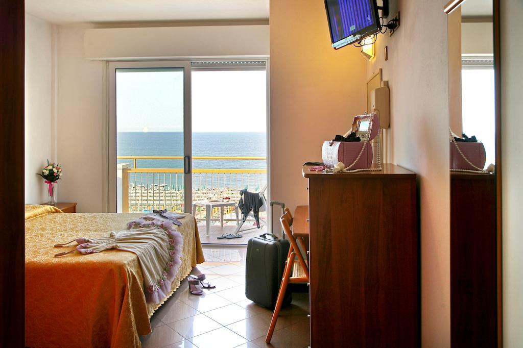 Hotel Patrizia Riccione Camera foto
