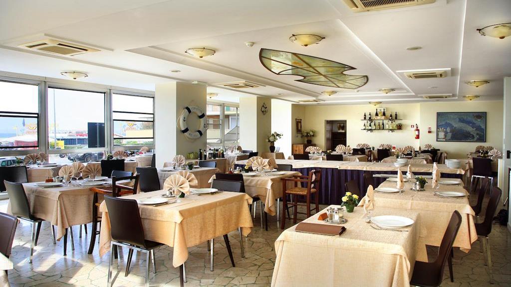 Hotel Patrizia Riccione Esterno foto